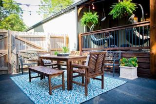 The Dryer House center city pet friendly home - 9