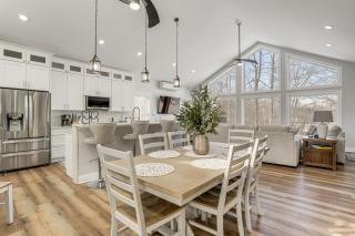 Hot Tub and Fire Pits Waterfront Lake Anna Escape! - 2