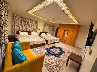 New Zamrood Holiday Home - 3
