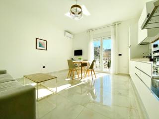 CORSO 42 - Design moderno e comfort per 4 - Novara - 0