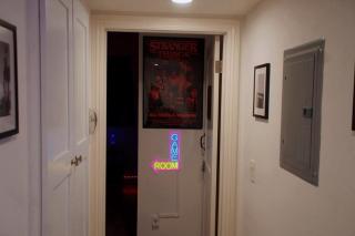 Themed Townhouse Retreat Near LAX and Sofi - 5