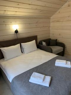 Shalet Dykyi Med - 2