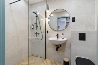 Modern 2-Room Apartment Near Tauron Arena & EXPO, AC, FREE Parking - 3