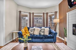 BIG 4BR House 7 Mins to Downtown with Foosball and Games - 4