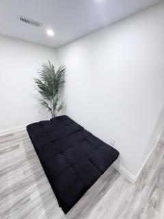 The Urban Executive Suite - Premier Kitchener Loft - 1