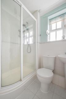 3 Bed in Wangford oc-frs - 2