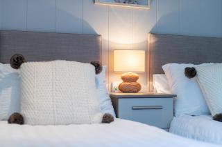 Inside No. 1 Retreat - 4