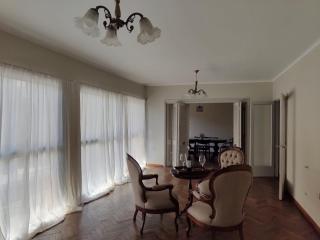 5 ambientes renovado con balcón y patio en el centro - 8