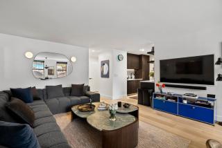 Modern 2BR Brooklyn Retreat Near Manhattan with Private Backyard - 1