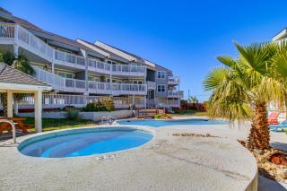 Walk to Beach! Pet-Friendly Mustang Island Retreat - 8