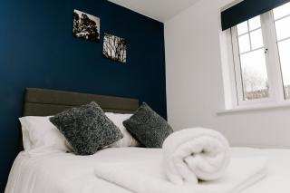 3Bed Near North Tees Hospital 3Baths and Parking - 5