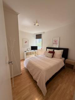 2 Bed 1 Bath apartment 5 min walk to Grand Prix - 2