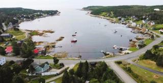 Sea Escape, 2-3 bedrooms, Sleeps 6, Near Halifax and Beaches, Great Location - 0