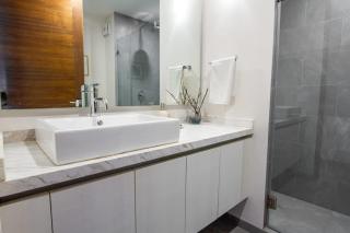 Beautiful 2BR PH, Private rooftop, Sauna, Gym - 1
