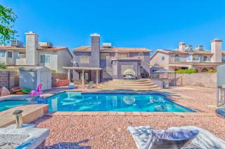 Spacious Home free early check-in if available! - 3