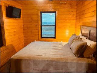 Private Bourbon Cabin - 4