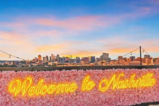 Dolly's Big House - 18 Beds Skydeck Views - 8