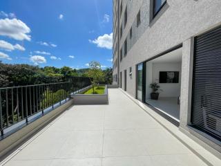 Modern apartment with 2 suites and outdoor area - 0