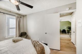 Polished King Getaway - Sleeps 4 - Pool, Prkg - 6