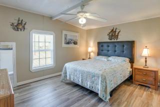 Walk to Shore! Family-Friendly Surfside Beach Gem - 1