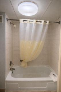 Express Inn & Suites - 6