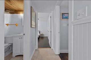 Relaxing Coastal 2BR Near Beach Sleeps 4 - 6