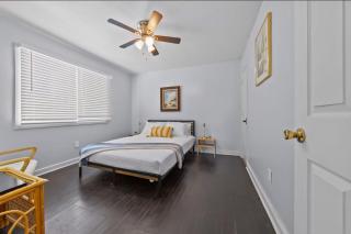 Relaxing Coastal 2BR Near Beach Sleeps 4 - 4