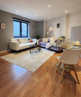 Modern 1BR - Spacious - Ground Floor - 0