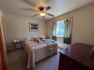 Sled and 45m Bryce & Zion Secluded Cabin Fireplace - 8