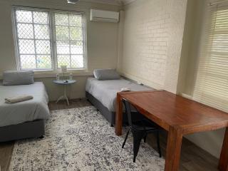 The Merredin Treasury, Heritage House, sleeps 9 - 1