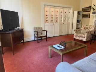 The Merredin Treasury, Heritage House, sleeps 9 - 1