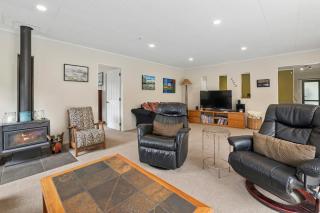 Paradise At 471 - Rotorua Holiday Home - 1