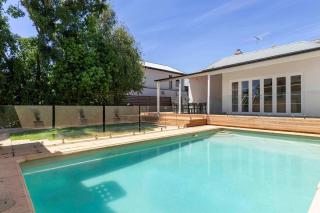 Victorian Villa with Pool near CBD - 6