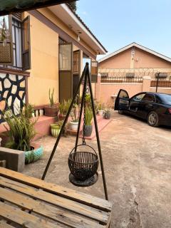 Peaceful one bedroom garden retreat with gazebo - 3