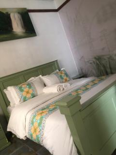 Peaceful one bedroom garden retreat with gazebo - 2