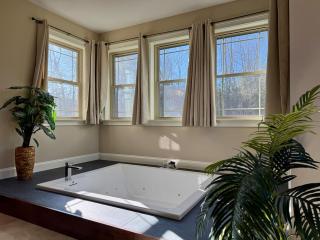 OOB Oasis - 5BR Home w Private Pool Near Beach - 8