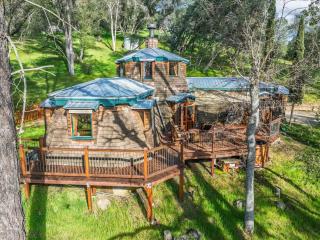 New Listing- Hobbit House @ Yosemite w/spa/firepit/unique - 2