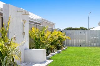 Brand New Retreat with Cubby house - 3