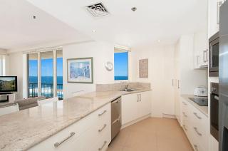 3 Bedroom Apt with Breathtaking views - 2