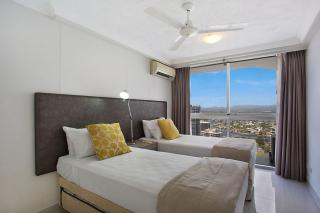 2BRM with Stunning Views of Gold Coast coastline - 6