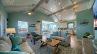 Pool Game Room Fire Pit • Golf Cart Zone Near Beach Beacharita by AvantStay - 7