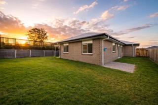 Brand New 4 Bedroom Belleview House near Ipswich - 5
