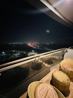 Leisure Stays Riverview Apartment on 22nd Floor - 0