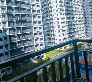 1BR Near MOA Balcony & Wi-Fi - 9