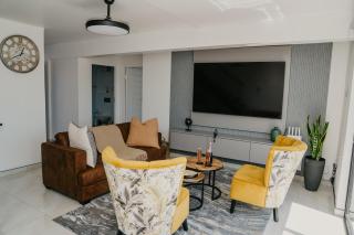 Gonubie Beachside Delight Apartment - 6