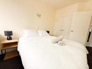 The Boardroom Loft - 3