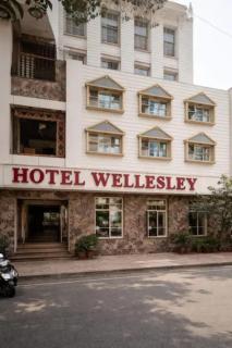 FabHotel Wellesley - 1
