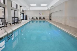 DoubleTree by Hilton Hotel Detroit Novi - 2