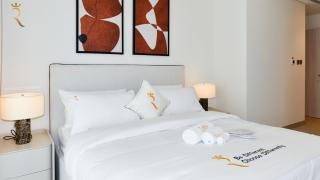 Luxury 2BR and Maids Room with Balcony in Yas Golf, Yas Island - 3