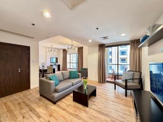 Stunning 3 plus 1 BR Apartment on JBR Beach with Marina View Near Mall, Metro & Cinemas - By Sunkissed Holiday Homes - 6